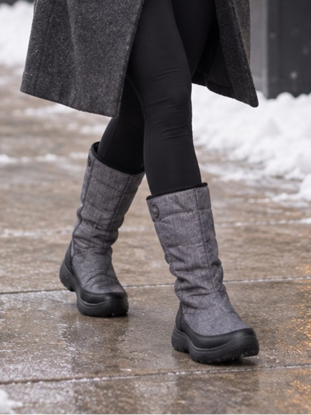 Crocs Busy Day Grey Faux Fur Lined Winter Snow Boots Women’s 7